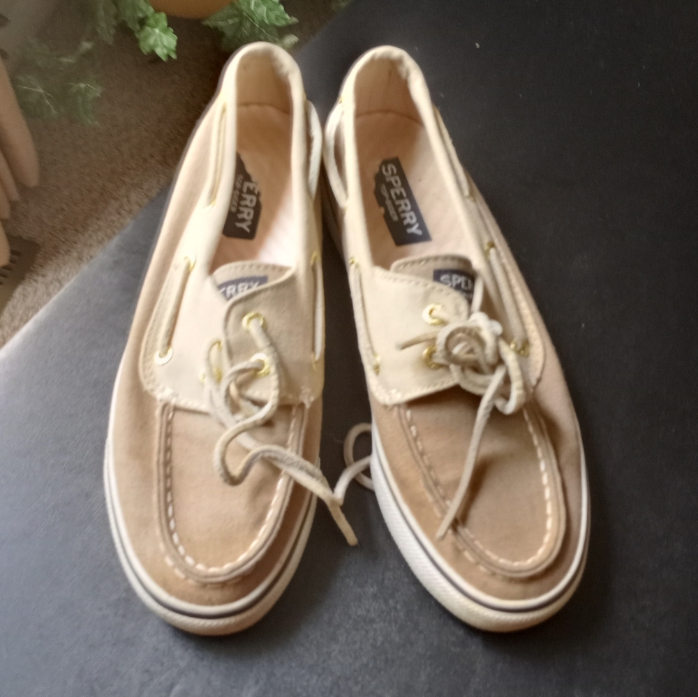 Women's Sperry Boat Shoes,size 7M,tan